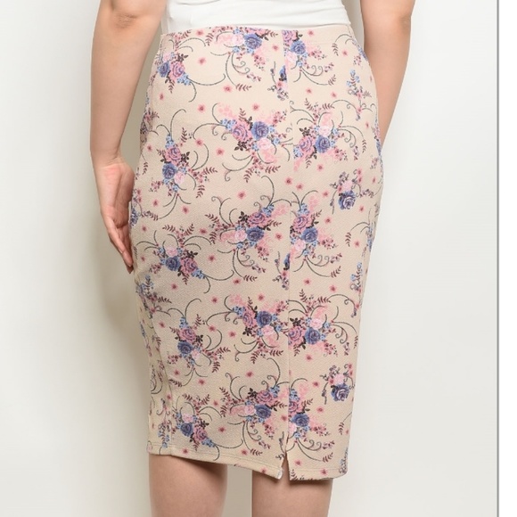 Plus Size Skirt - Picture 3 of 3